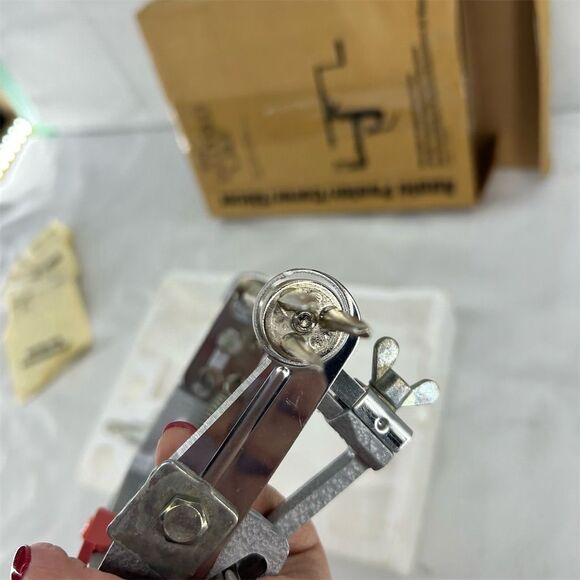 Pampered Chef Apple Peeler Corer Slicer with Box & Instructions - Picture 7 of 15